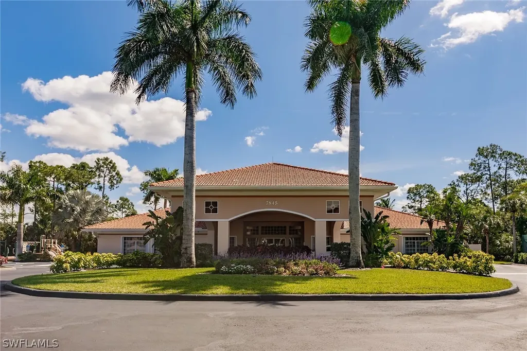 7859 Berkshire Pines Drive Naples FL 34104