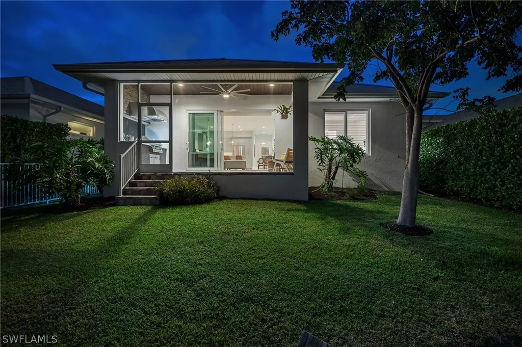 2464 Lake Avenue Naples FL 34112