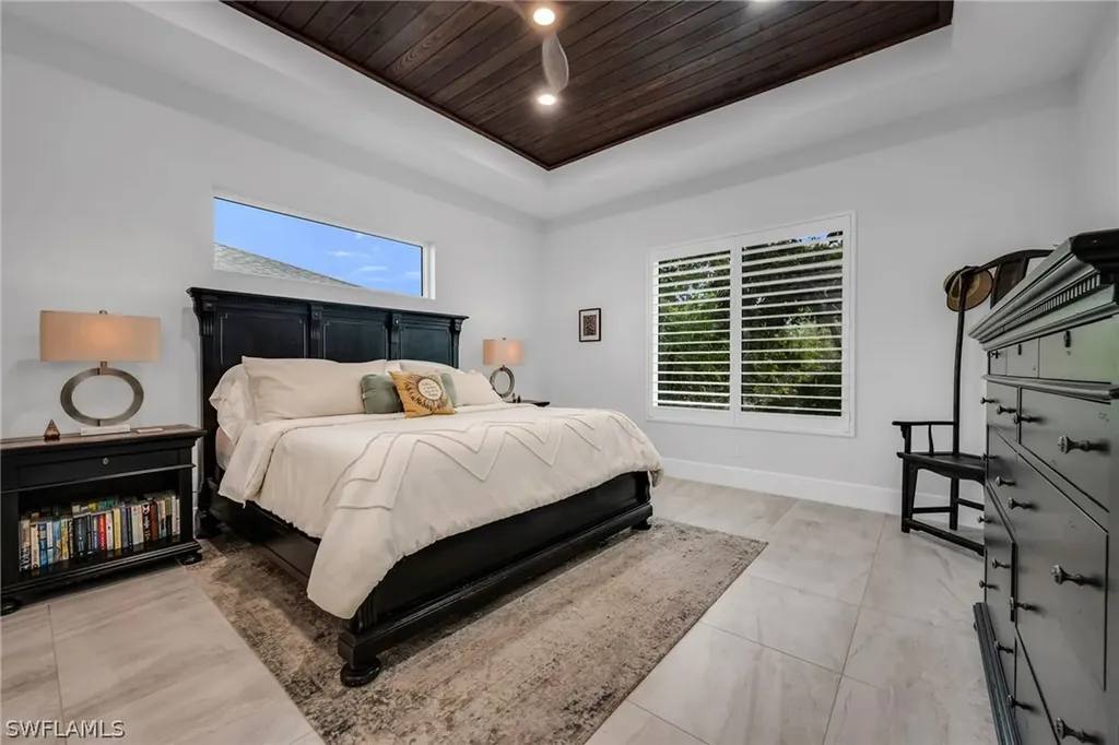 2464 Lake Avenue Naples FL 34112