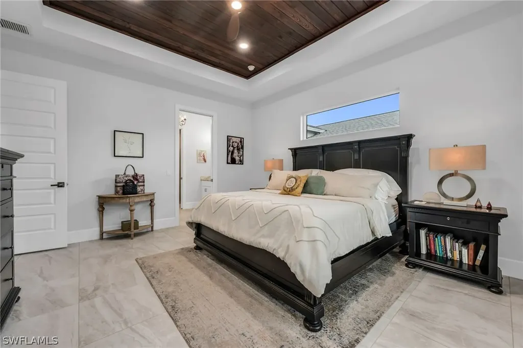2464 Lake Avenue Naples FL 34112