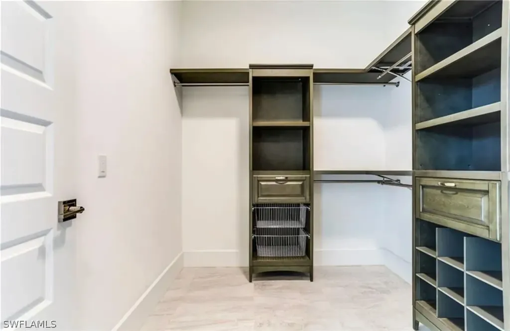 2464 Lake Avenue Naples FL 34112