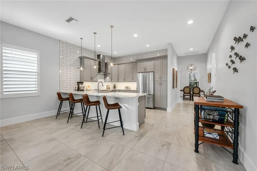 2464 Lake Avenue Naples FL 34112