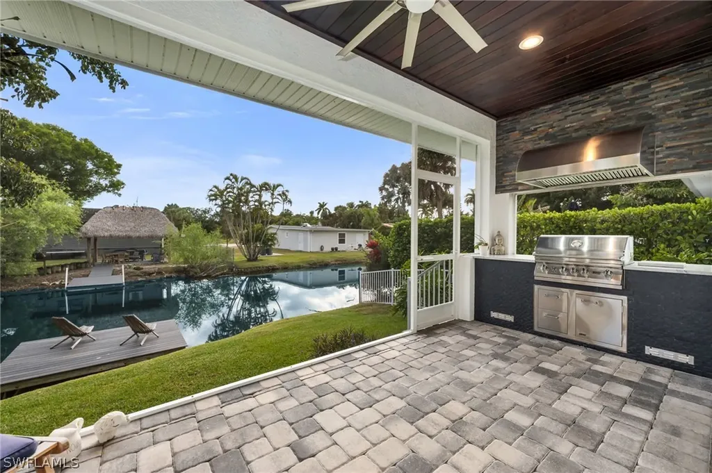 2464 Lake Avenue Naples FL 34112