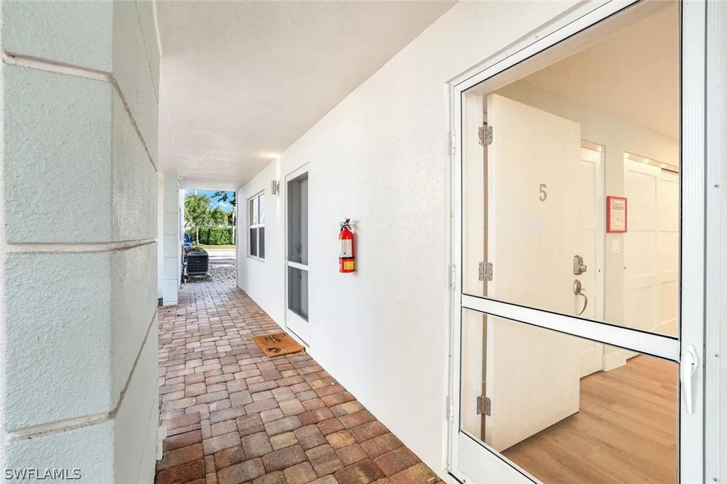 780 10th Avenue Naples FL 34102