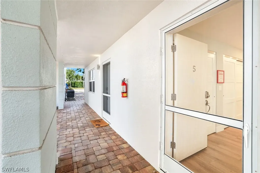 780 10th Avenue Naples FL 34102
