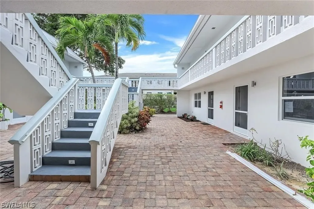 780 10th Avenue Naples FL 34102