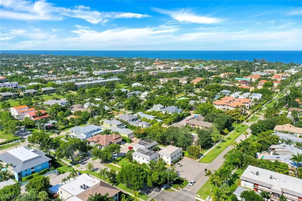 780 10th Avenue Naples FL 34102