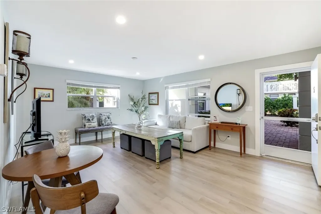 780 10th Avenue Naples FL 34102