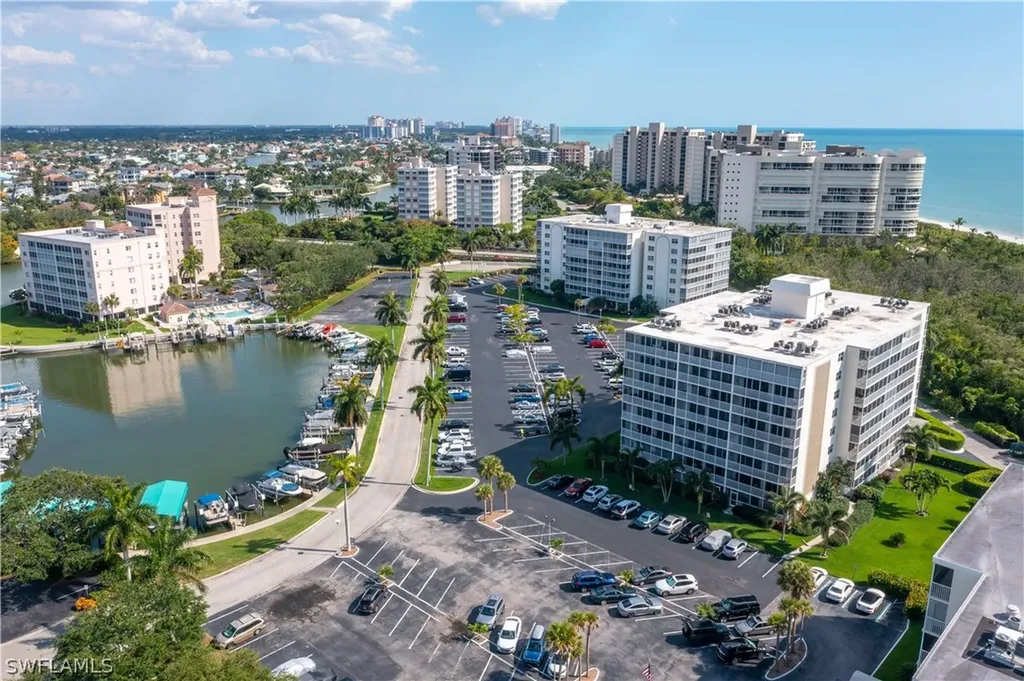 3 Bluebill Avenue Naples FL 34108