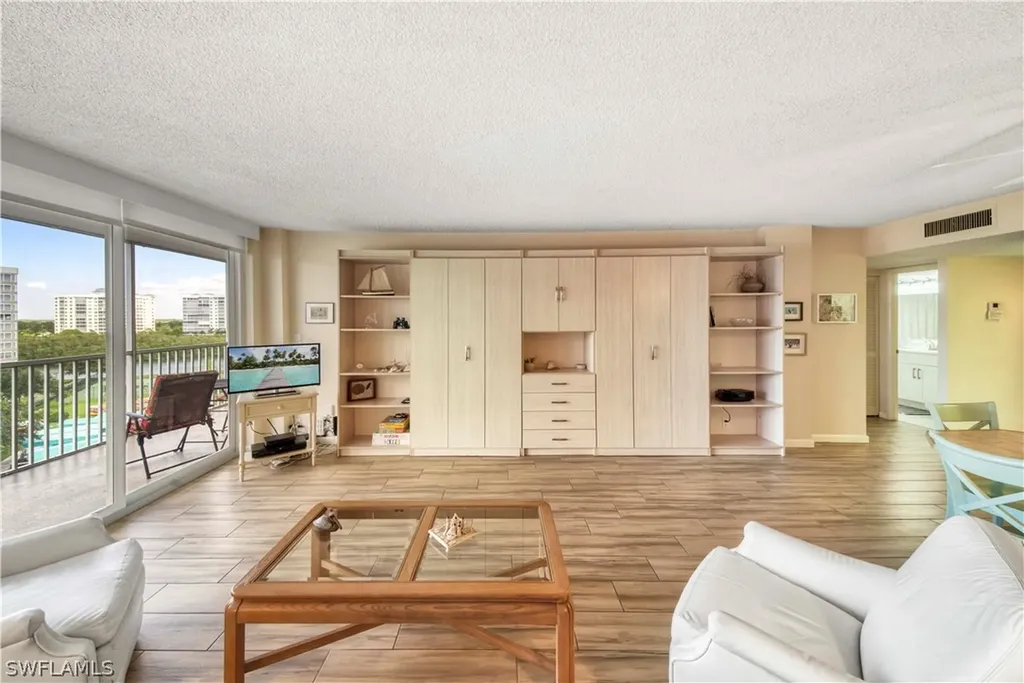 3 Bluebill Avenue Naples FL 34108