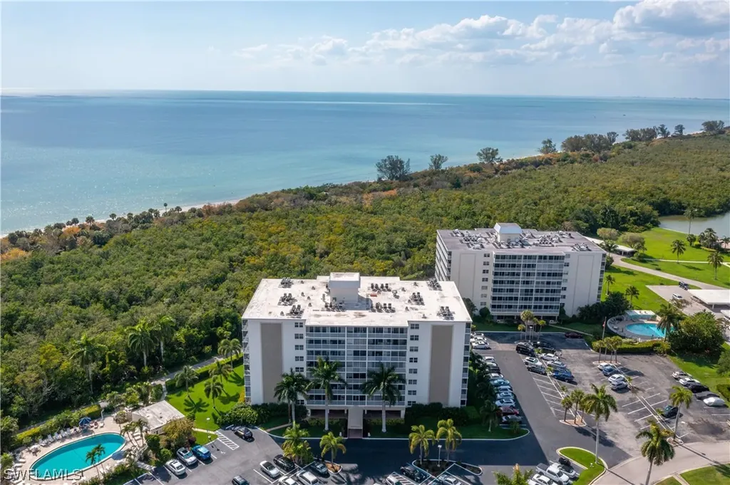 3 Bluebill Avenue Naples FL 34108