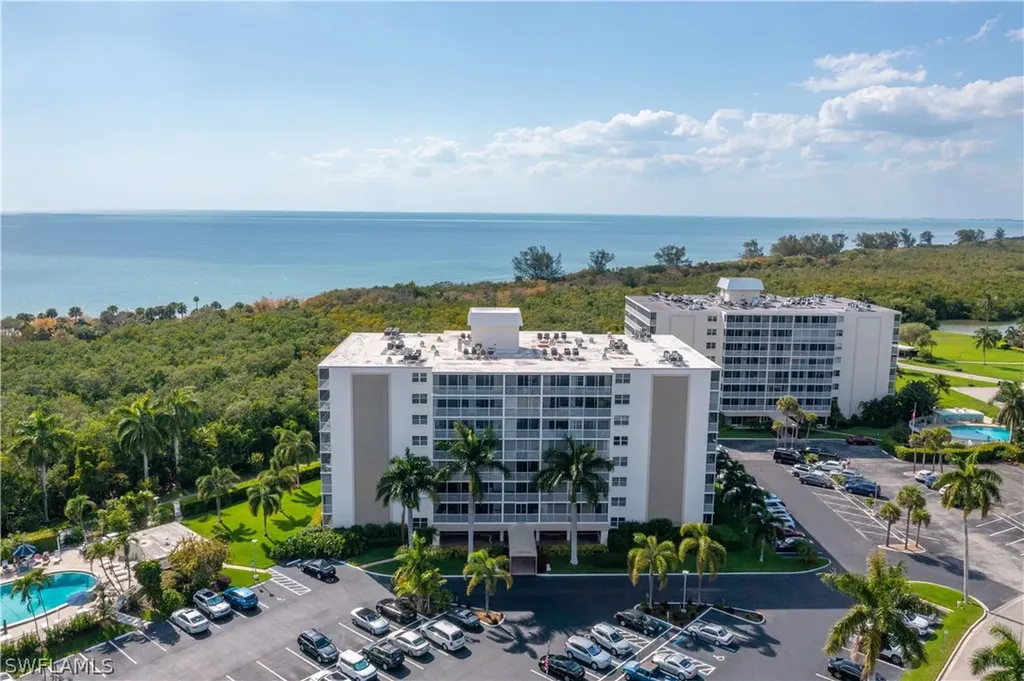 3 Bluebill Avenue Naples FL 34108
