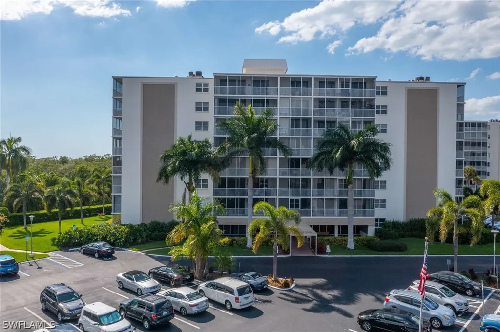 3 Bluebill Avenue Naples FL 34108