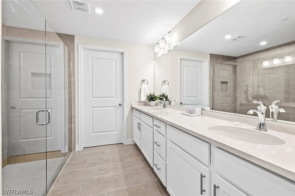 172 Indies Drive E Naples FL 34114