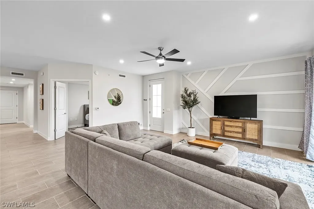 172 Indies Drive E Naples FL 34114