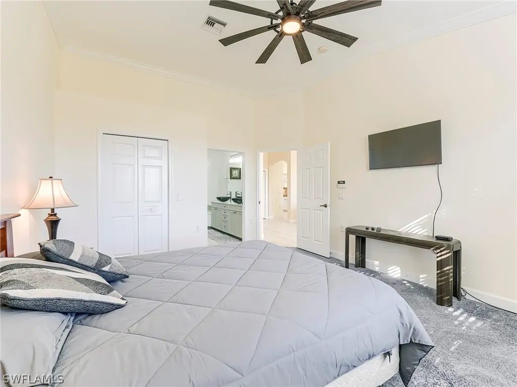 3000 Meandering Way Fort Myers FL 33905