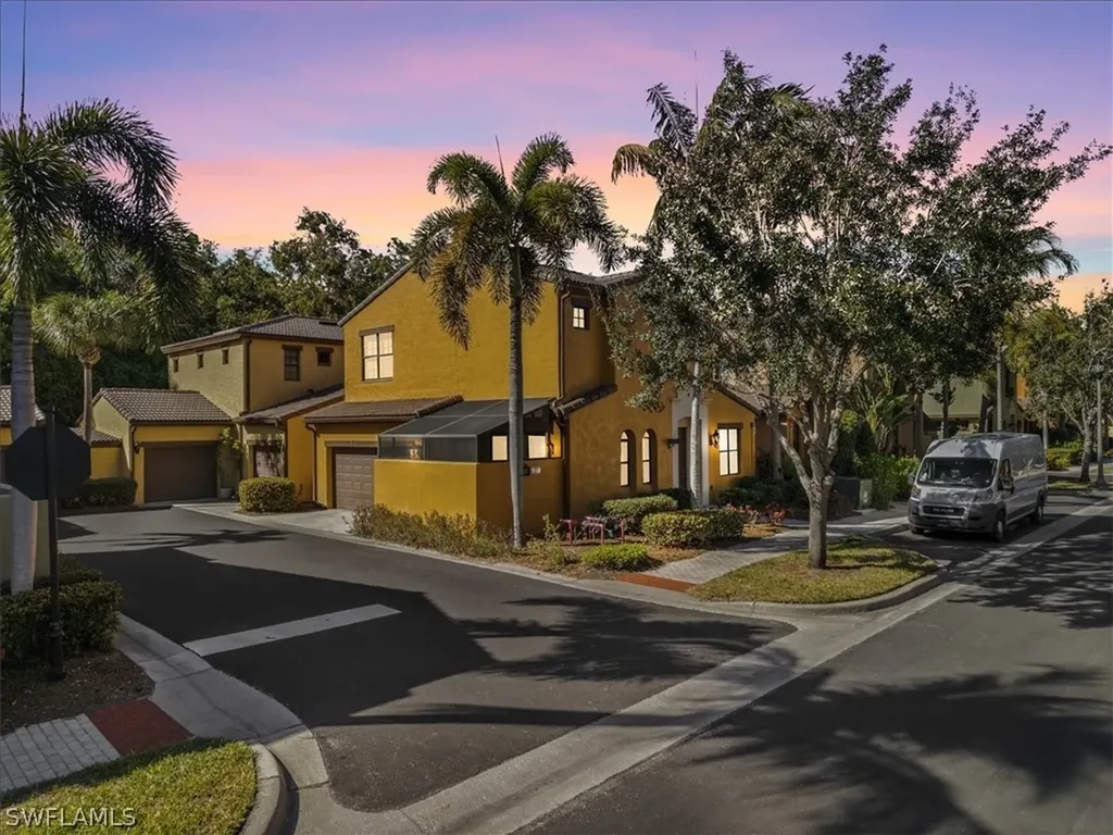 9153 Chula Vista Street Naples FL 34113