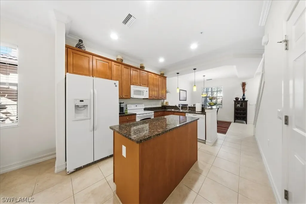 9153 Chula Vista Street Naples FL 34113