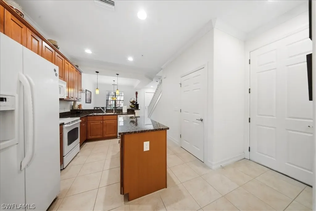 9153 Chula Vista Street Naples FL 34113