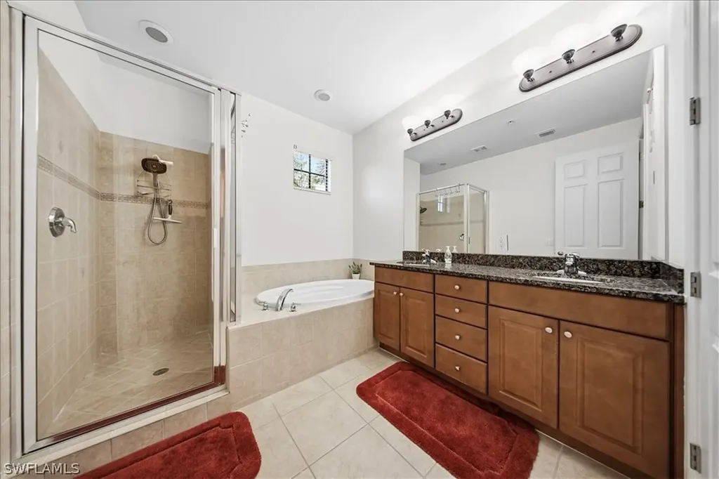 9153 Chula Vista Street Naples FL 34113