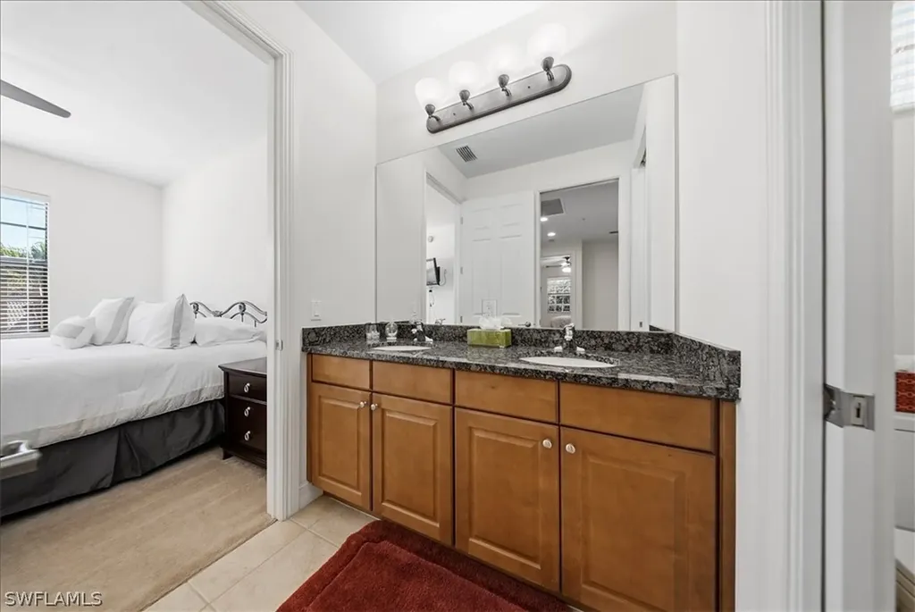 9153 Chula Vista Street Naples FL 34113