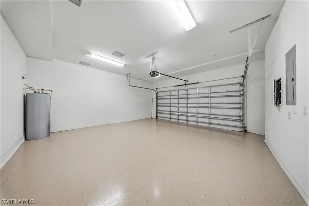 9153 Chula Vista Street Naples FL 34113