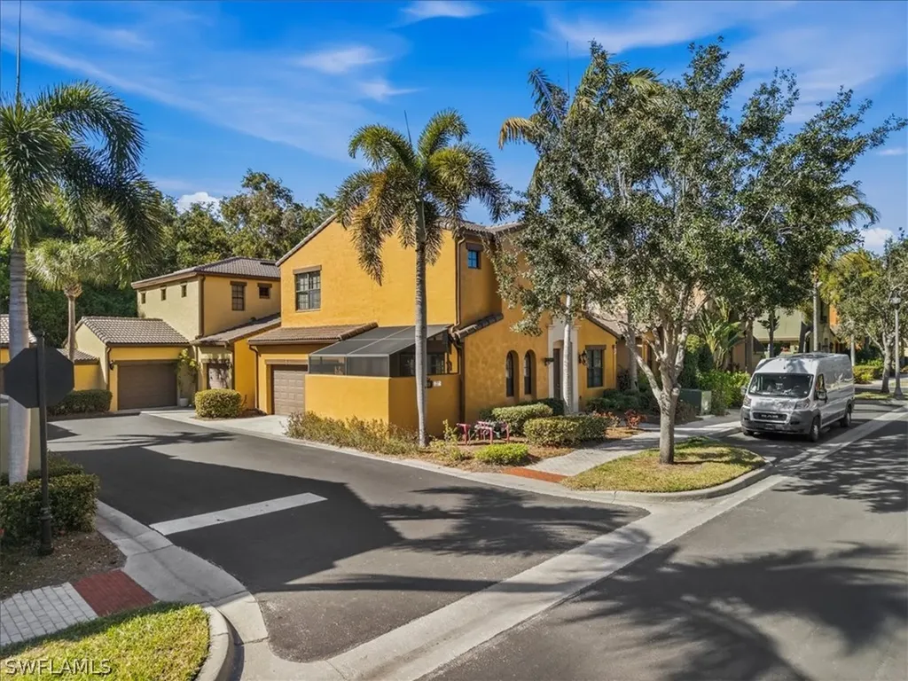 9153 Chula Vista Street Naples FL 34113