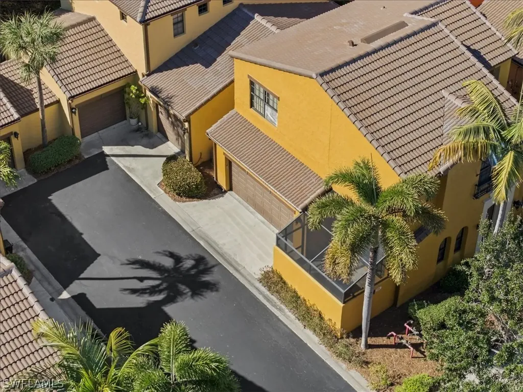 9153 Chula Vista Street Naples FL 34113