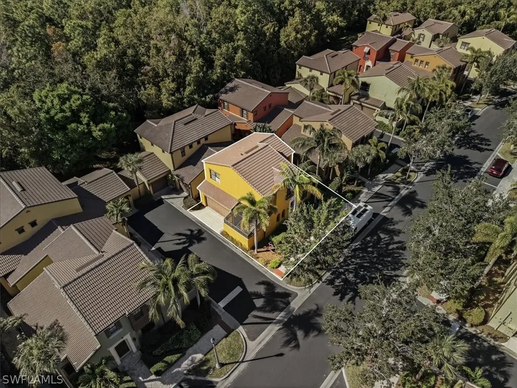9153 Chula Vista Street Naples FL 34113