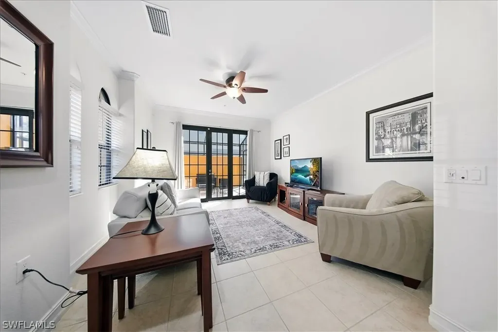 9153 Chula Vista Street Naples FL 34113
