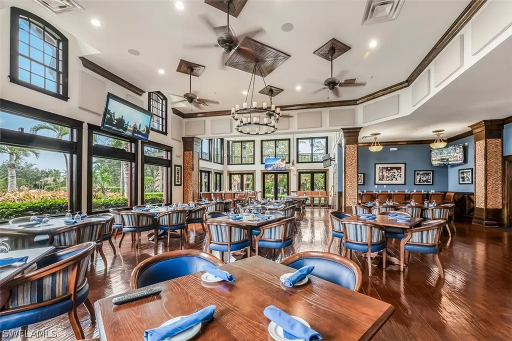 9153 Chula Vista Street Naples FL 34113