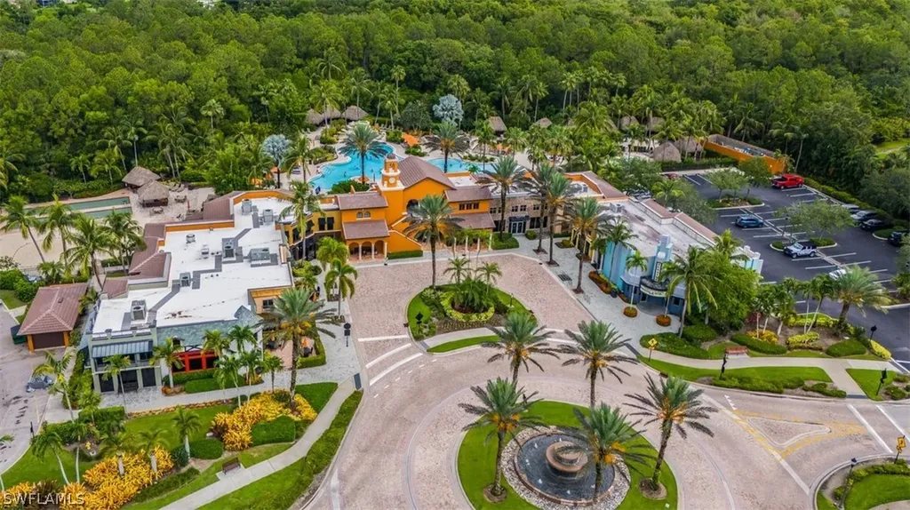 9153 Chula Vista Street Naples FL 34113