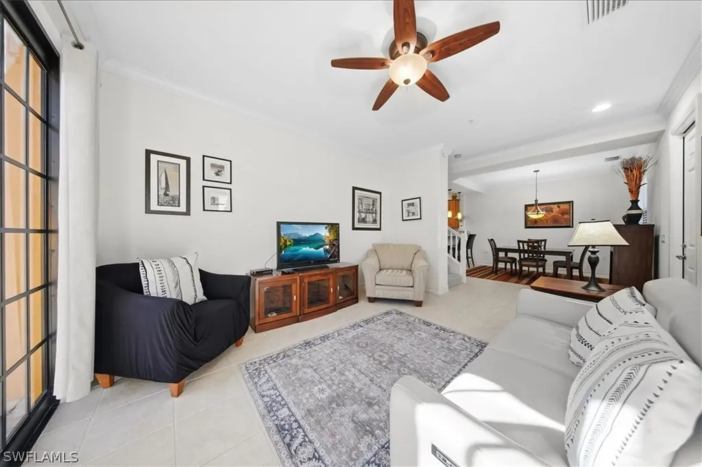 9153 Chula Vista Street Naples FL 34113