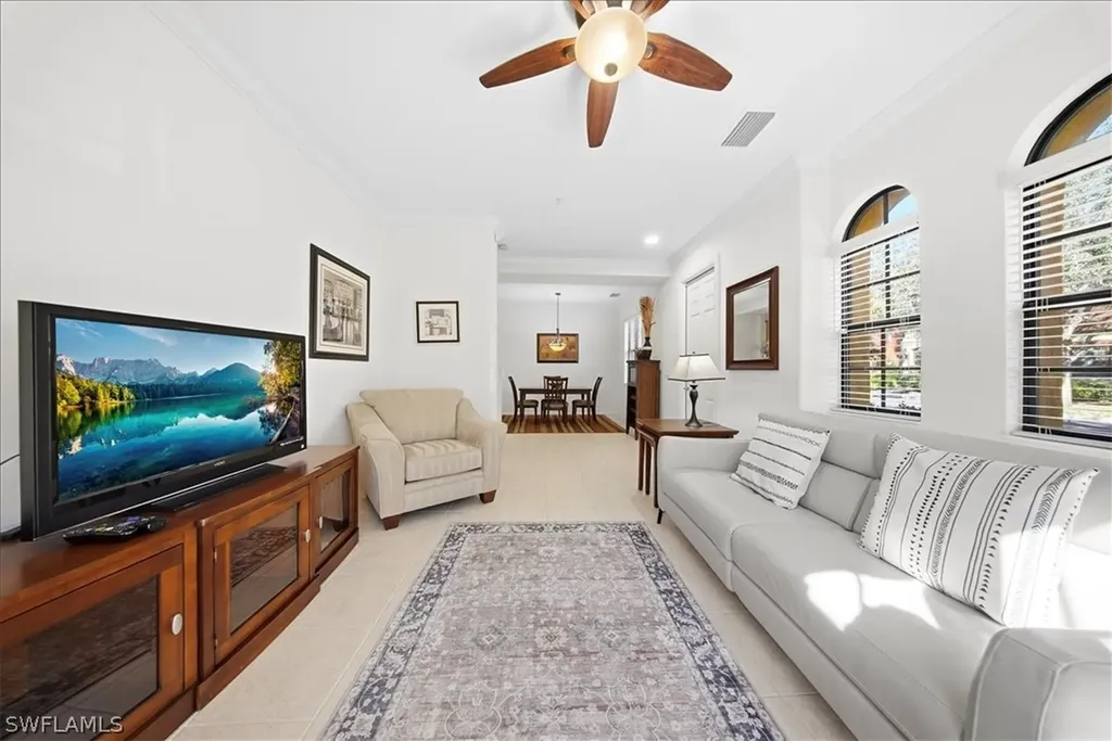 9153 Chula Vista Street Naples FL 34113