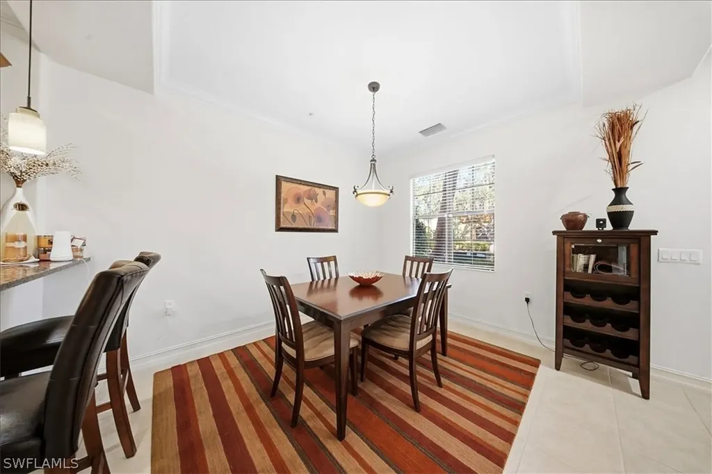 9153 Chula Vista Street Naples FL 34113