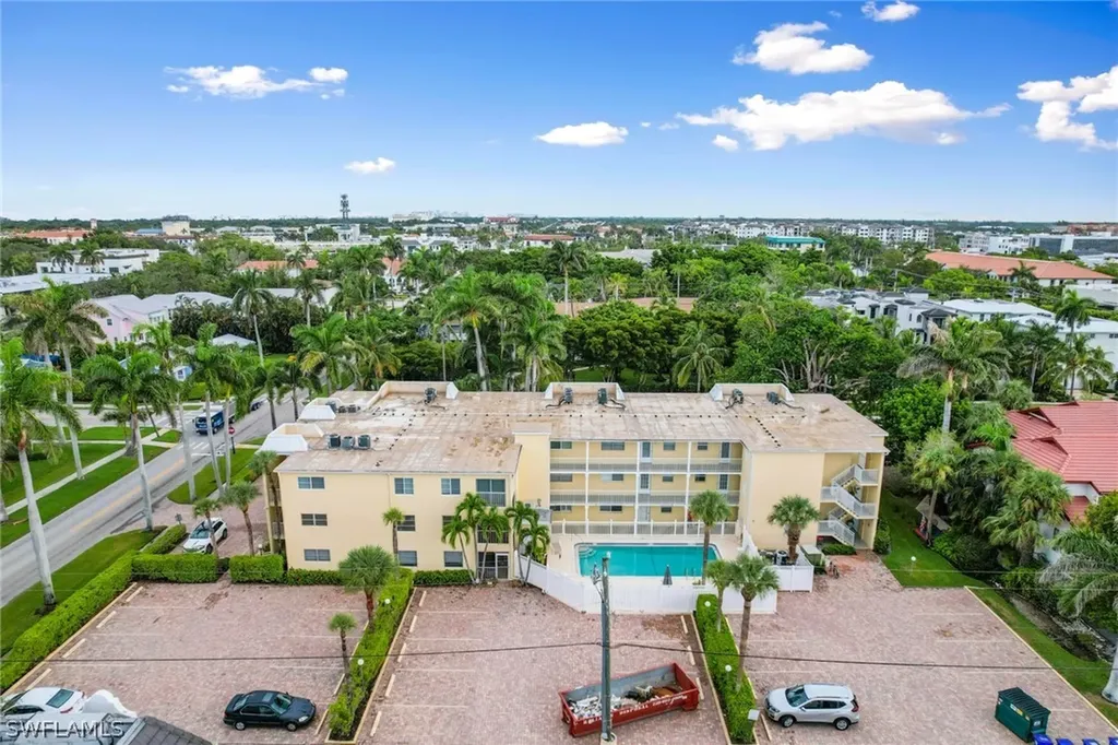 900 8th Avenue S Naples FL 34102