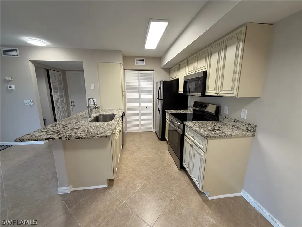 2058 Arbour Walk Circle Naples FL 34109