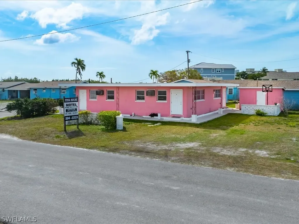 107 East Avenue Goodland FL 34140