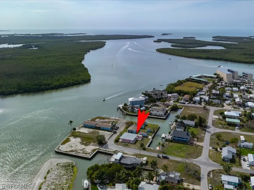 107 East Avenue Goodland FL 34140