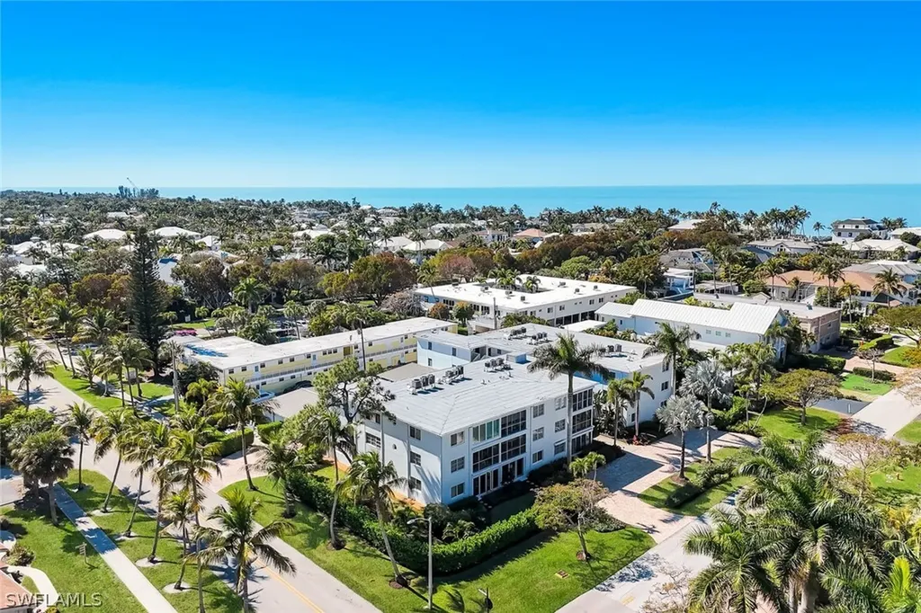 280 2nd Avenue S Naples FL 34102