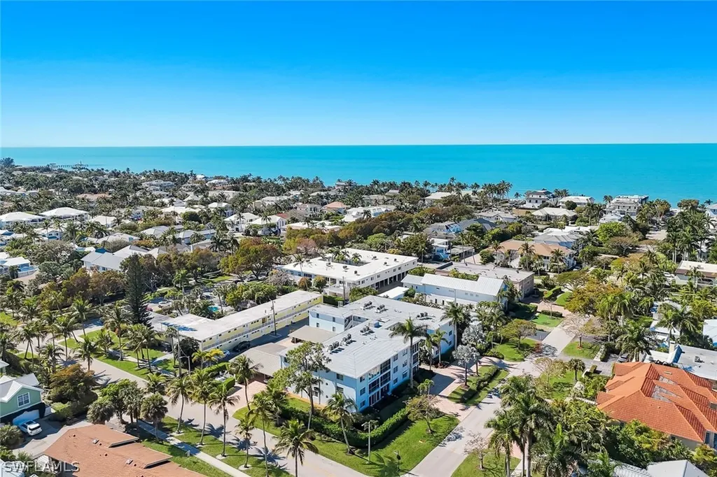 280 2nd Avenue S Naples FL 34102