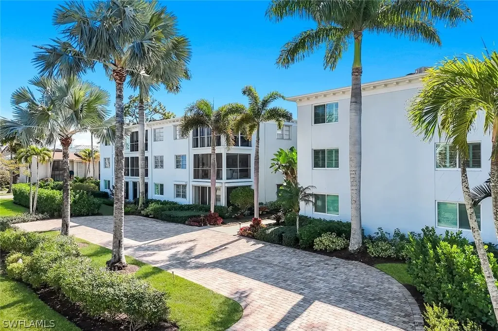 280 2nd Avenue S Naples FL 34102