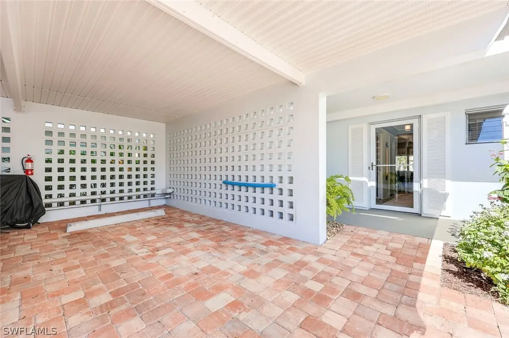 280 2nd Avenue S Naples FL 34102