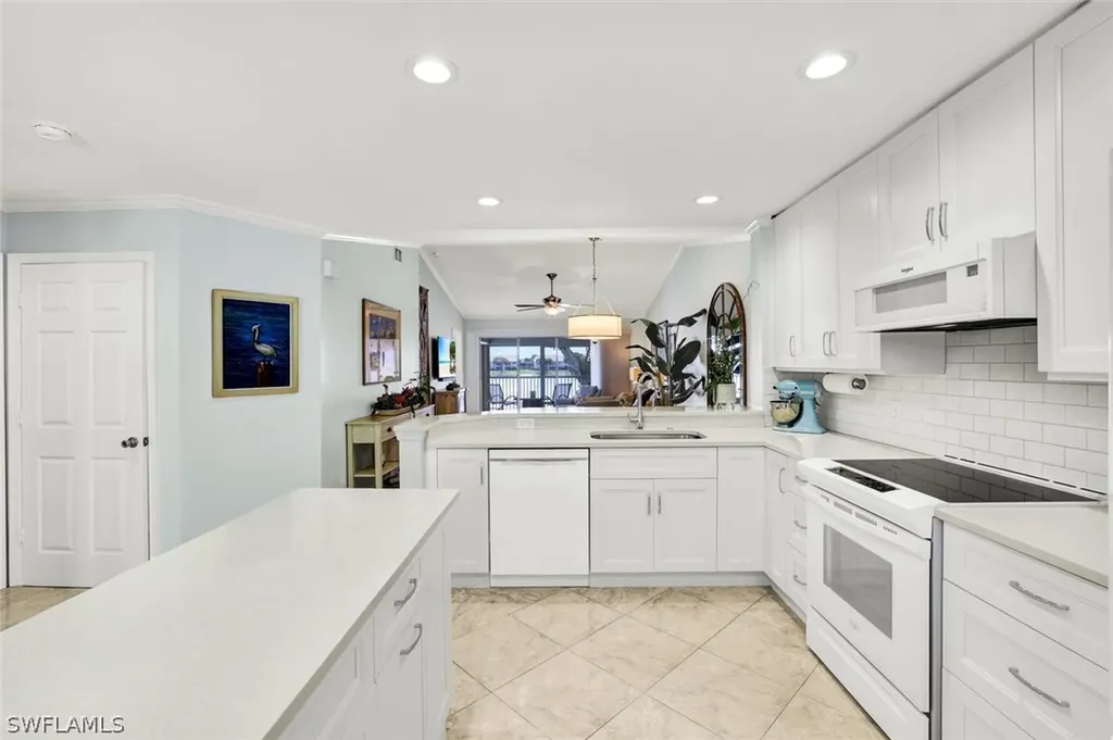 7742 Emerald Circle Naples FL 34109