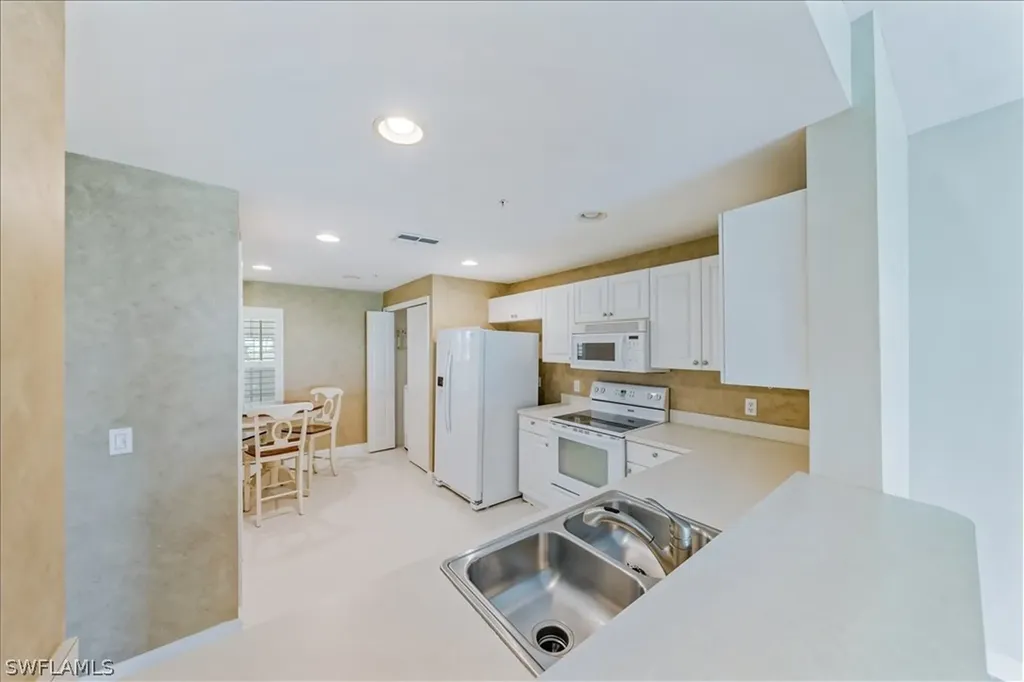 3009 Driftwood Way Naples FL 34109