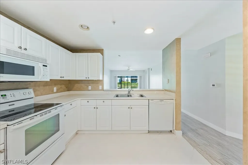 3009 Driftwood Way Naples FL 34109