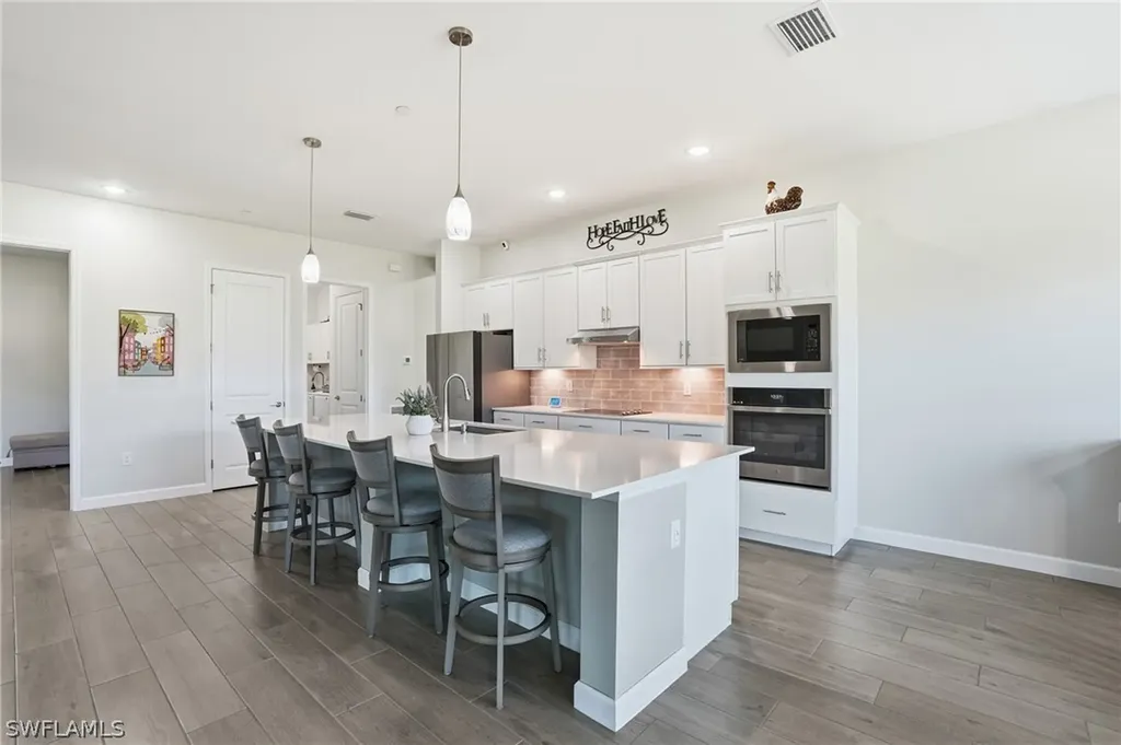 17040 Serengeti Circle Alva FL 33920