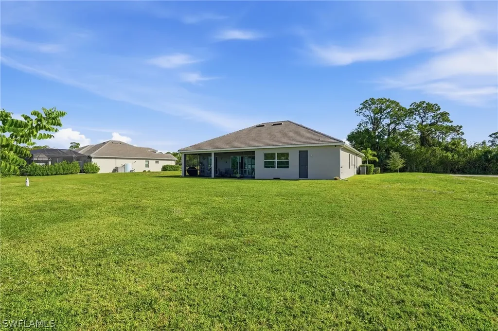 17040 Serengeti Circle Alva FL 33920