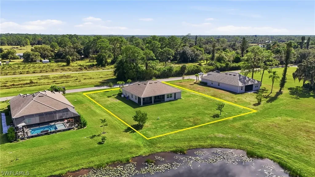 17040 Serengeti Circle Alva FL 33920