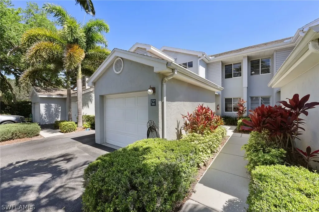 2541 Citrus Lake Drive Naples FL 34109